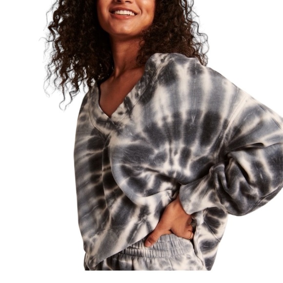 ABERCROMBIE & FITCH Wash Effect Sharkbite V-Neck Sweatshirt, Size SMALL - Picture 11 of 14